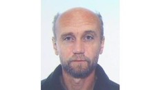 Muž (54) jel do obory, a pak se po něm slehla zem