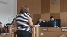 Matka porodila holčičku do záchodu, dítě zemřelo. Hrozí jí i výjimečný trest
