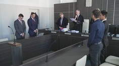 Ochránci zvířat vinili Albert z týrání kuřat. Teď se mají omluvit