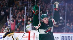 Rekordní smlouva v NHL. Hvězdný Kaprizov si nakonec plácl s Minnesotou