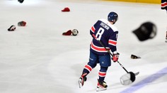 Ovečkin září, hattrickem se opět přiblížil k Jágrovi. V noci bodovali i Češi