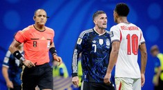 Provokace a velký zkrat. Hvězdný Angličan neudržel nervy, dal soupeři pohlavek