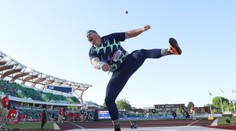 Koulař Crouser vylepšil světový rekord. Po 50 letech k tomu došlo v hale
