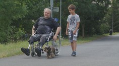 Ruplo mu v zádech, ztratil obě nohy. Nejtvrdší ránu mu zasadil posudek od lékaře
