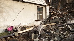 Sesuv půdy v Rychnově silně poškodil dům. Muž s pěti dětmi přišel o domov