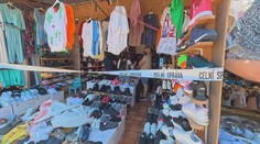 Oblečení i kabelky. ČOI v tržnici v Hatích zabavila tisíce padělků