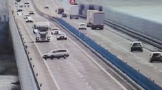 Senior (67) se otáčel na silnici a jel v protisměru. Spěchal na očkování. VIDEO