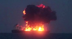V Rudém moři hoří ropný tanker. Hrozí ekologická katastrofa obřích rozměrů