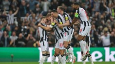 Newcastle sestřelil PSG, šlágr mezi Dortmundem a AC Milán skončil remízou