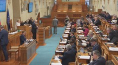 O Senát zabojují dva zkušení politici. Mohou si krást voliče, říká politolog