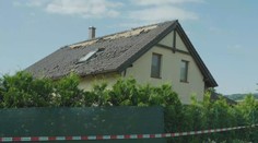 Policie zná pachatele, kteří se na Náchodsku vloupali do domu poškozeného výbuchem