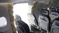 Na odtržených dveřích boeingu chyběly klíčové šrouby, zjistili vyšetřovatelé