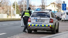 Strážníci zastavili nezletilého řidiče. Připravil si pro ně netradiční výmluvu