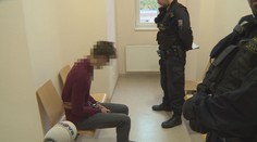 Marek po hádce ubodal mámu. Pak podřezal i postiženého bratra
