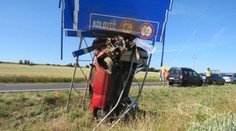 Jak se jí tohle povedlo? Řidička napasovala auto do značení! FOTO