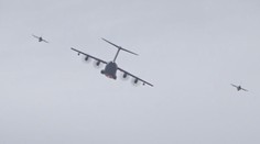 Česko slaví 25. výročí vstupu do NATO. Nad Prahou proletěly gripeny
