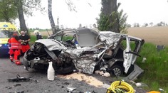 Tragédie na Pardubicku! Řidič dodávky po srážce s kamionem zemřel