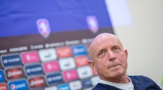 Česká fotbalová reprezentace je bez trenéra! Karel Jarolím skončil