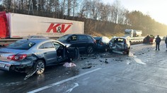 Počasí způsobilo dopravní peklo. D1 ochromila velká hromadná nehoda