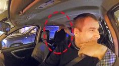 VIDEO: Nadržený pár si to chtěl rozdat v taxíku. Řidič je natočil