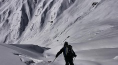 Skialpinistu v Jeseníkách zavalila lavina! Zraněný se vyhrabal sám