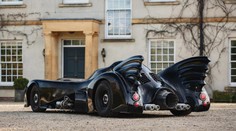 Parádní Batmobil za cenu Octavie. Tahle kára může normálně na silnice