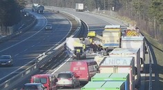 Nehody komplikovaly provoz na D1. Srazilo se tam několik aut