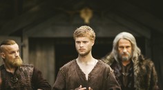 Střelec v Krnově rozstřílel několik aut! Poté se schoval v domě! Škola přerušila výuku