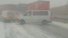 VIDEO: Hrozivé záběry z D5. Takhle se auta řítila do hromadné nehody
