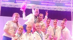 České "holky na tyči" úřadovaly na MS, domů vezou pět medailí