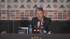 Některé hráče jsme trošku hodili do vody, přiznává kouč Šilhavý