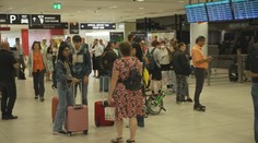 Problémy na letištích mění zvyky lidí. Létají raději jen s příručním zavazadlem