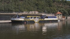 Na Vltavě vyplul nový tanker. Poslouží jako pojízdná čerpací stanice