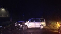 Opilec v husté mlze sešrotoval Seat o strom!