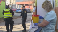 Strážníci se bouří! Nejsou zahrnutí v první fázi očkování proti covidu-19