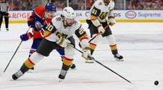 Rytíři z Vegas rozstříleli Edmonton. Oilers v zápase vzdali hold Petru Klímovi