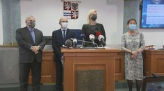 Nejvíc ohnisek nákazy je ve školách, říká středočeská hejtmanka