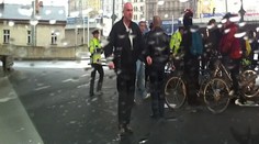 Šteiner nabídl zmlácenému cyklistovi finační odškodnění. Policie ho za útok obvinila
