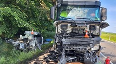 Čelní srážka uzavřela důležitý tah v jižních Čechách. Na místě jsou mrtví