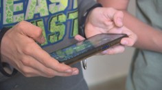 Organizace Zvedni hlavu a Nadace O2 se spojily. Radí rodičům, jak koordinovat vztah dětí k technologiím