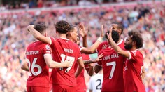 Liverpool jasně přehrál Aston Villu. Arsenal ve šlágru porazil Manchester