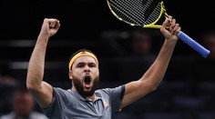 Přejde na hudební kariéru? Francouz Tsonga trénuje v karanténě na bicí