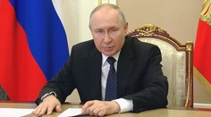 VIDEO: Putin už se ani nesnaží nic skrývat. Před kamerou se málem udusil