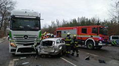 Vážná nehoda na Písecku: Srazily se dva kamiony a osobní auto