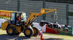Maldonadovi uletělo kolo! Ve formuli 1 se ale vzpomínalo na zesnulou kolegyni
