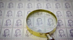 Miloše nechci, hádal se zákazník pošty. Místo známky dostal razítko