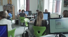 Umělá inteligence výzvou pro české školství. Někde jsou pro, jinde ostře proti