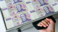 PŘEHLED: Horentní odměny navzdory krizi. Kolik berou šéfové státních podniků