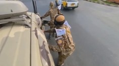 Tálibán na bruslích. Vtip? Bohužel ne. Takto bezpečnost vojáci kontrolují v ulicích