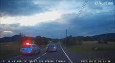 Zamilovaný hazardér v BMW ujížděl hlídce 230 km/h! Bez boje se nevzdal